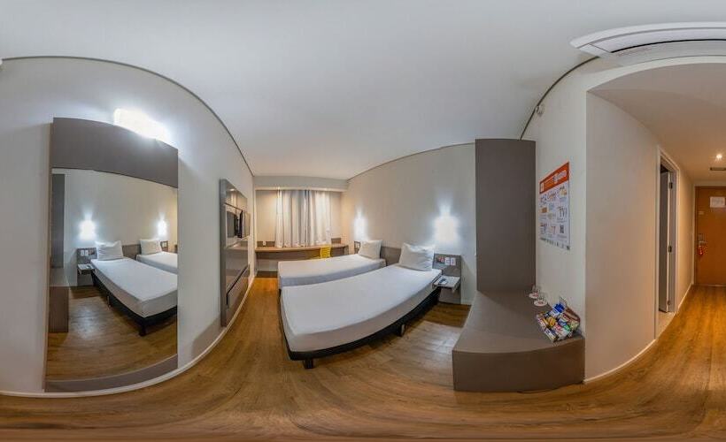 ホテル Carandá Hplus Express