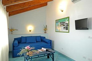 Fotos del hotel Villa Maria Luigia:  4
