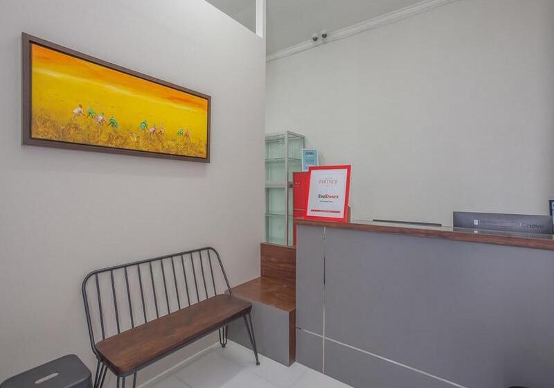 بنسيون Reddoorz Near Ciputra Golf Surabaya