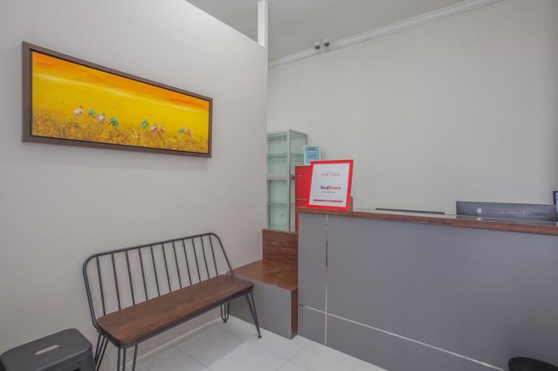 بنسيون Reddoorz Near Ciputra Golf Surabaya