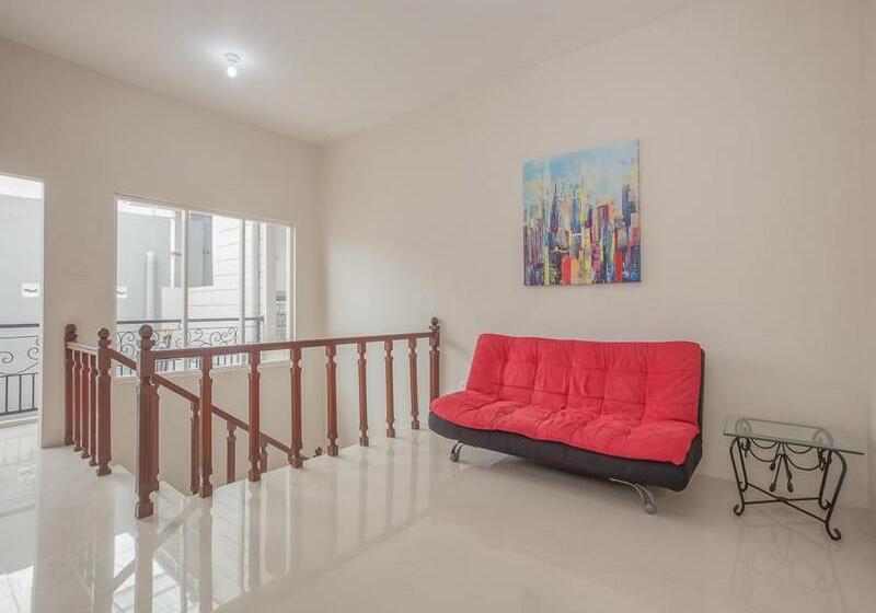 بنسيون Reddoorz Near Ciputra Golf Surabaya