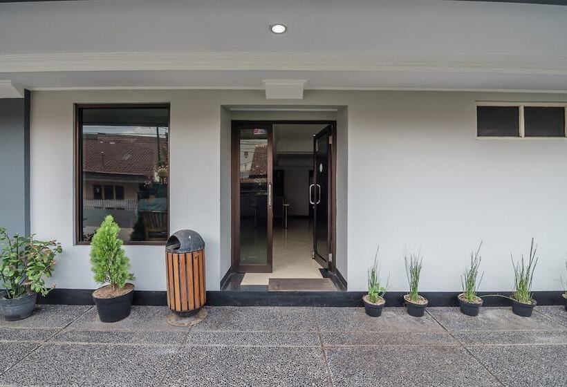 膳宿费 Reddoorz Plus At Buah Batu