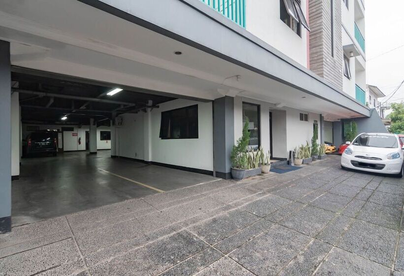 膳宿费 Reddoorz Plus At Buah Batu