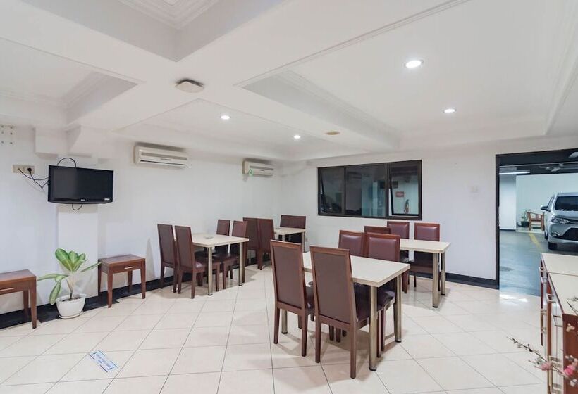 膳宿费 Reddoorz Plus At Buah Batu