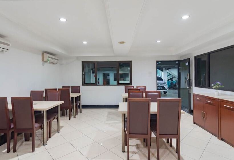 膳宿费 Reddoorz Plus At Buah Batu