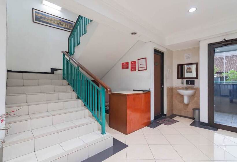 膳宿费 Reddoorz Plus At Buah Batu