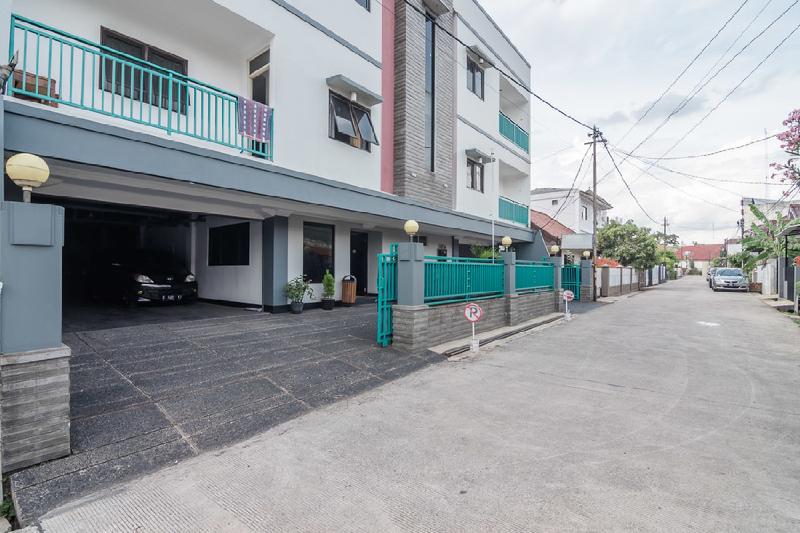 膳宿费 Reddoorz Plus At Buah Batu