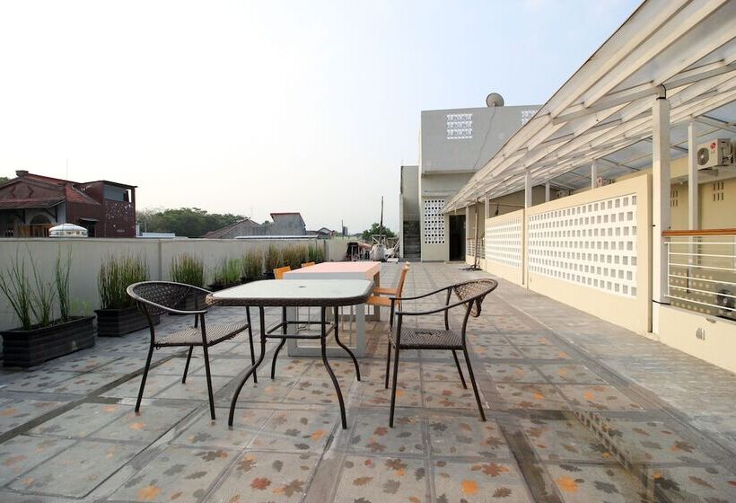 پانسیون Reddoorz Plus Near Upn Jogjakarta 2