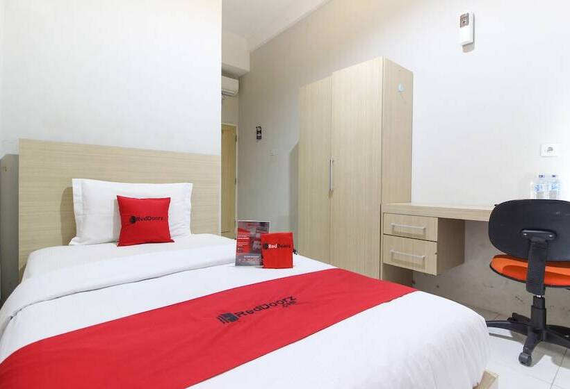 פנסיון Reddoorz Plus Near Upn Jogjakarta 2