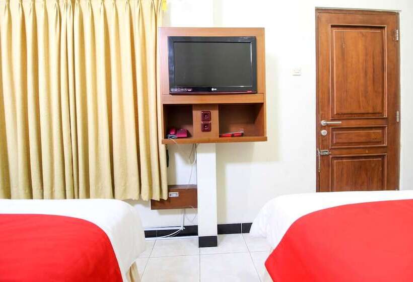 بنسيون Reddoorz Plus @ Tegal Panggung