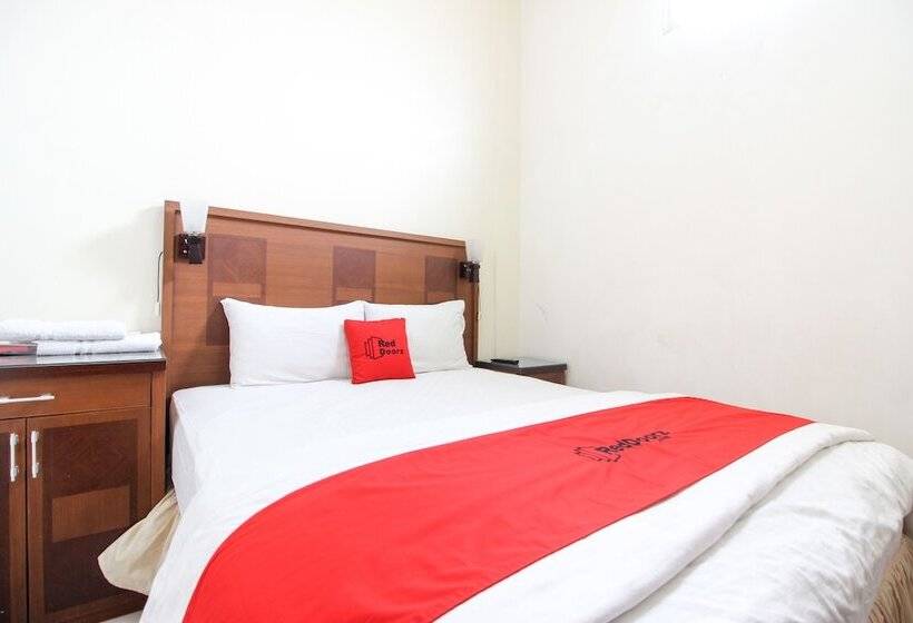 بنسيون Reddoorz Plus @ Tegal Panggung