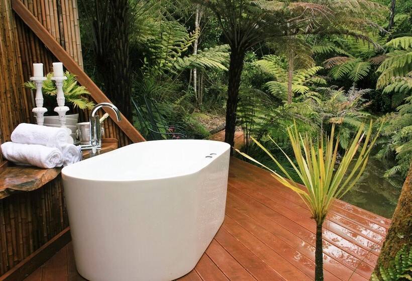 هتل Warblers Retreat