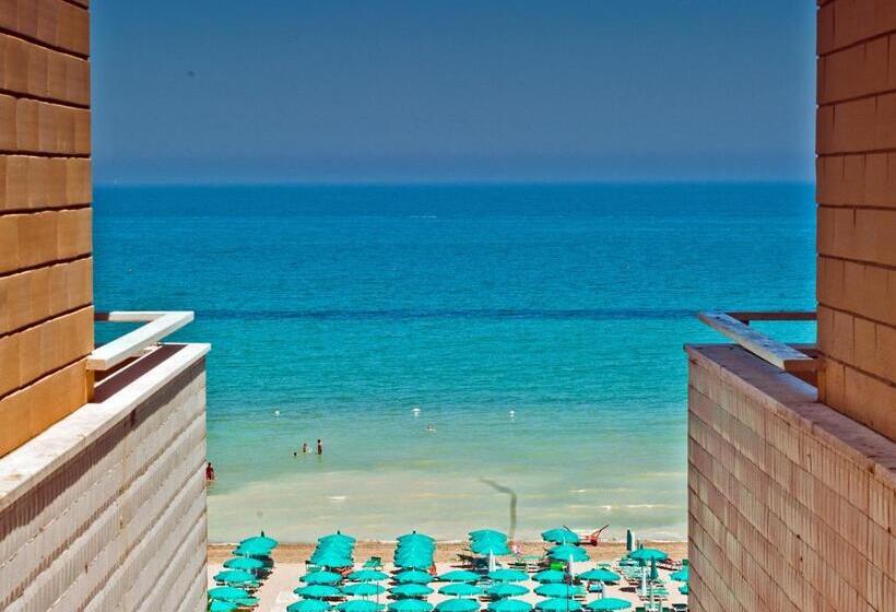 Отель Ambassador