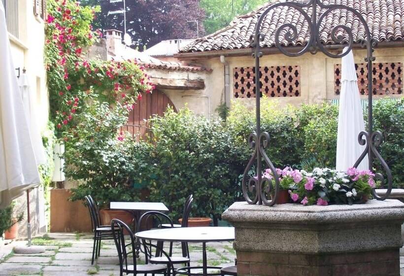 فندق Locanda Dei Mai Intees