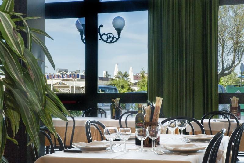 Отель Lungomare