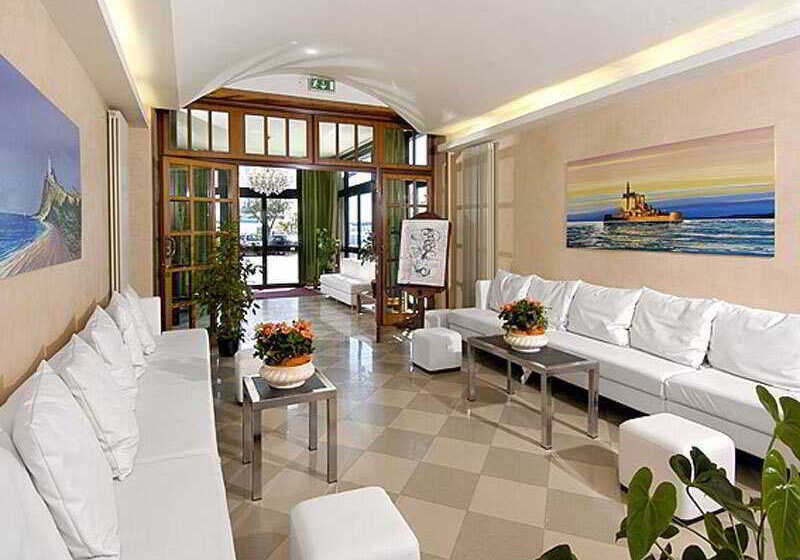 Отель Lungomare