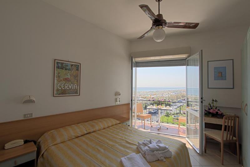 Отель Lungomare