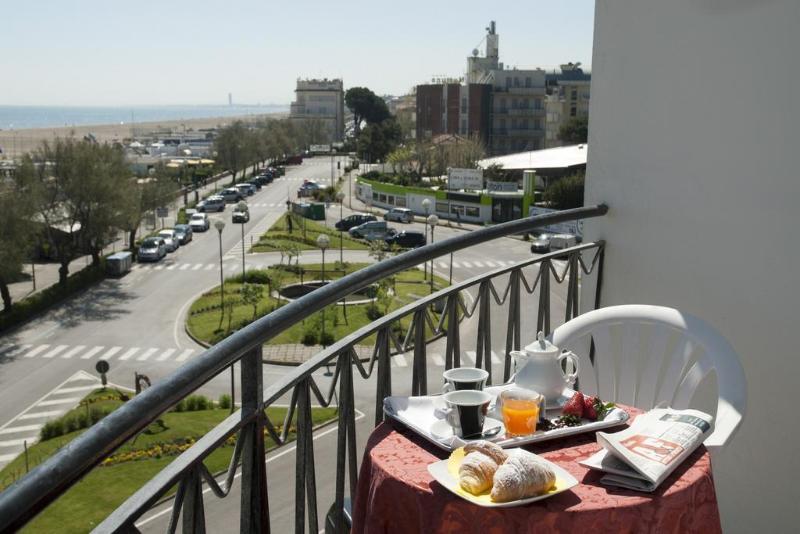 Отель Lungomare