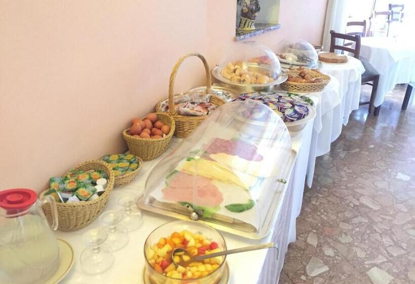 ホテル Mediterranee