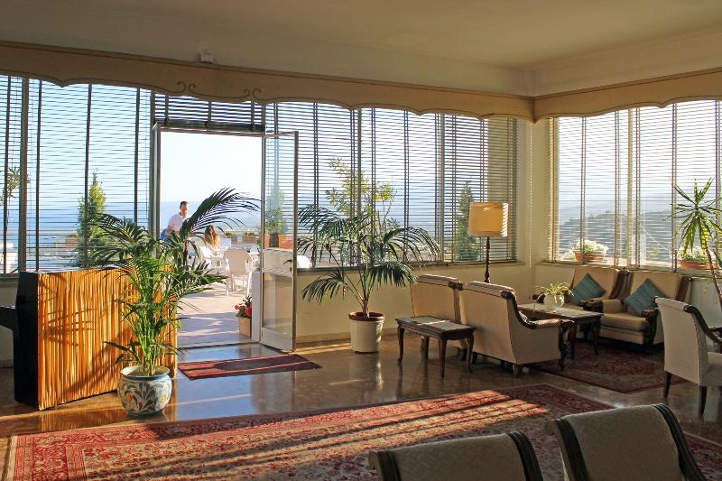 ホテル Mediterranee