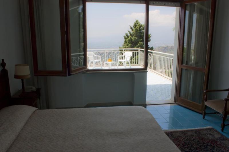 ホテル Mediterranee