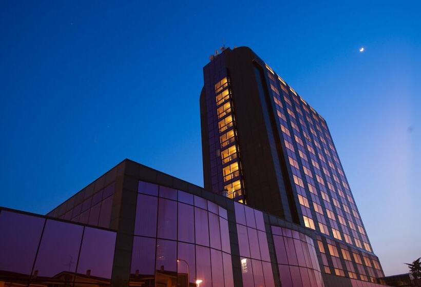 Montresor Hotel Tower