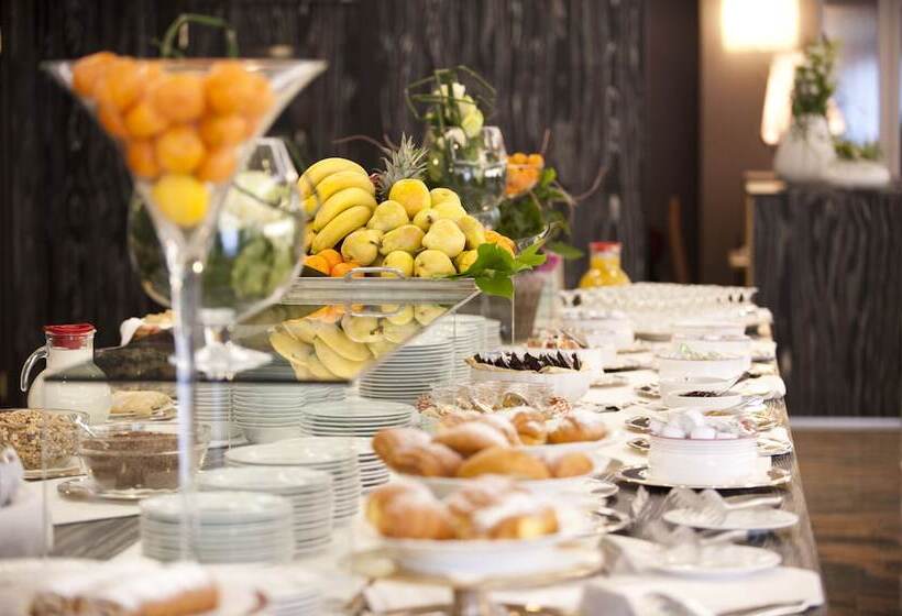 Montresor Hotel Tower