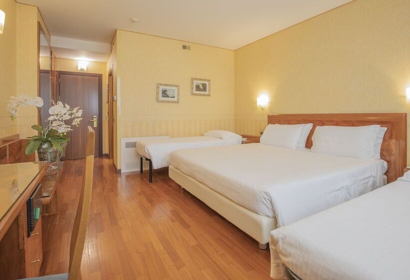 Montresor Hotel Tower