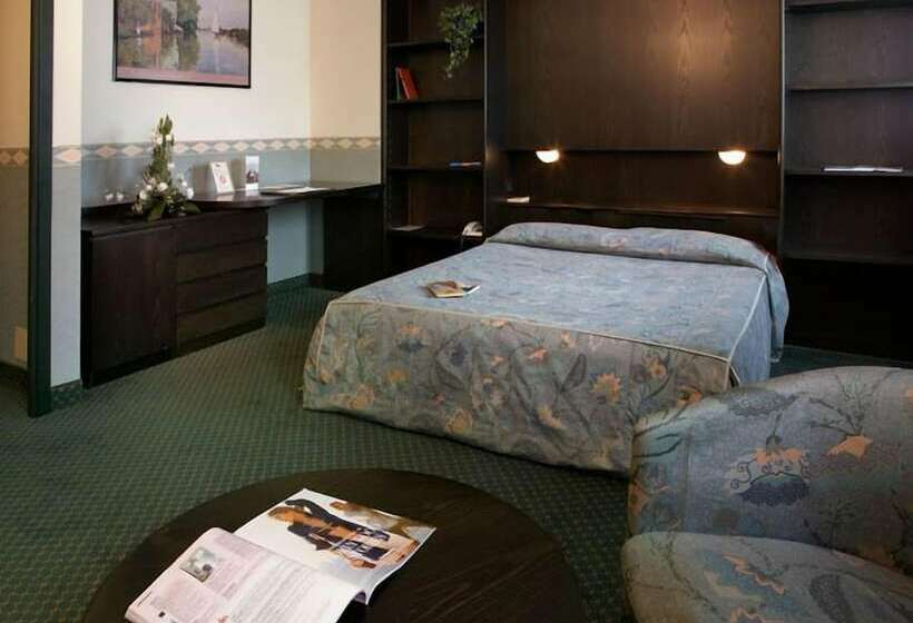 Pacific Hotel Airport