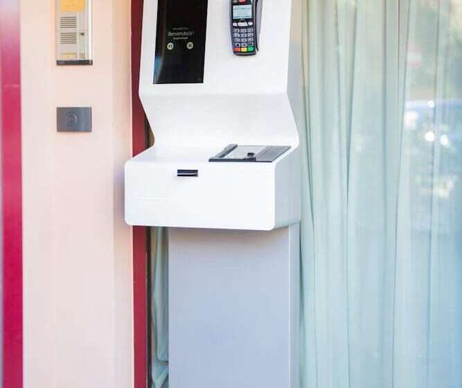 בית מלון כפרי Regent   In Pieno Centro