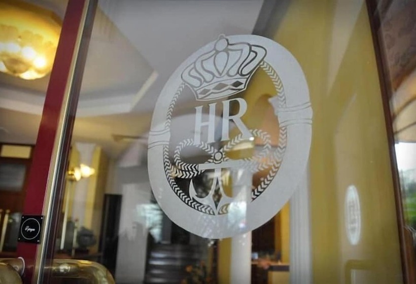 בית מלון כפרי Regent   In Pieno Centro