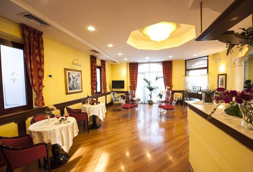 בית מלון כפרי Regent   In Pieno Centro