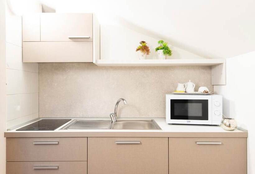 בית מלון כפרי Regent   In Pieno Centro