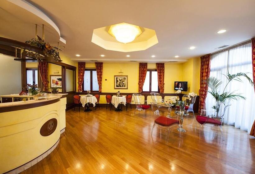 בית מלון כפרי Regent   In Pieno Centro