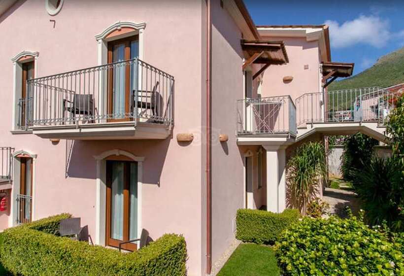 בית מלון כפרי Ristorante Borgo La Tana