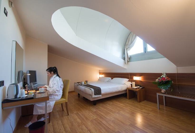 酒店 Royal Falcone