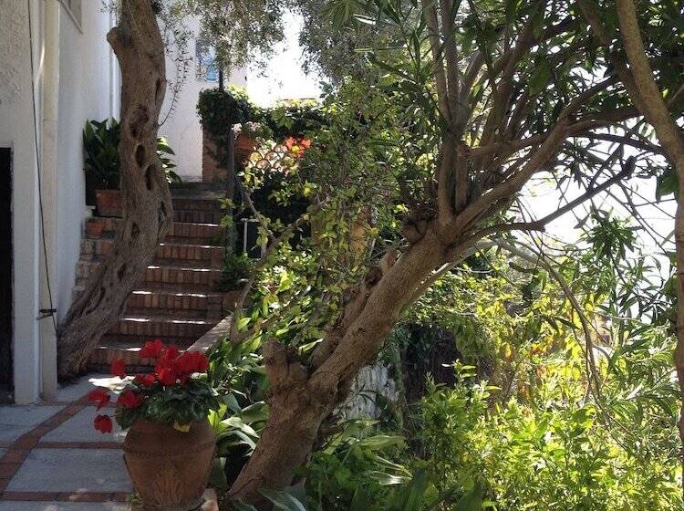 Villa Greta Hotel Rooms & Suites