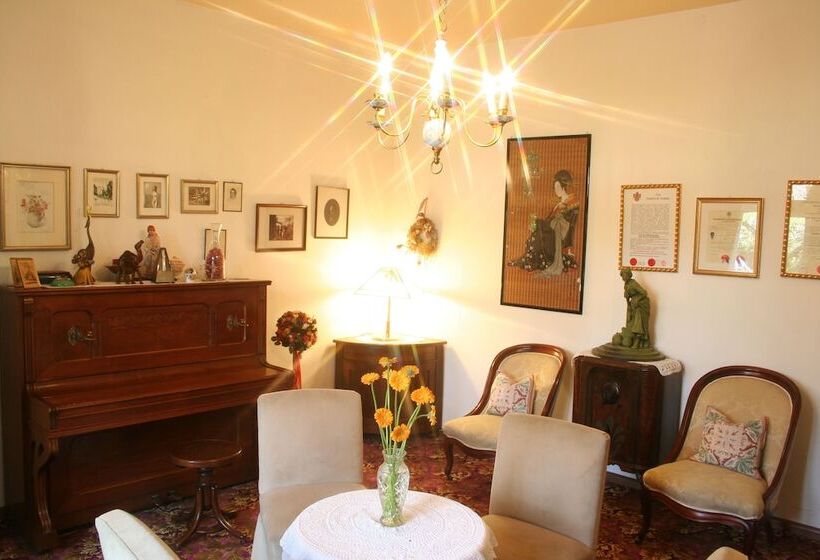 Отель Villa Westend