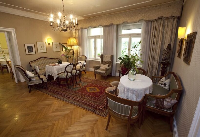 Отель Villa Westend