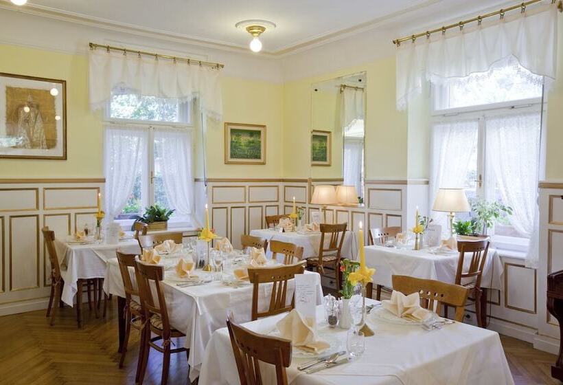 Отель Villa Westend