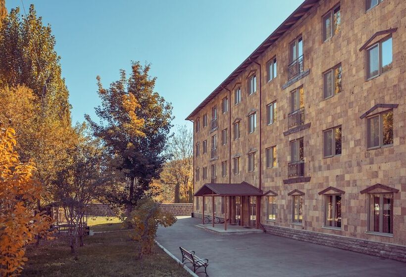 בית מלון כפרי Apricot Aghveran Resort