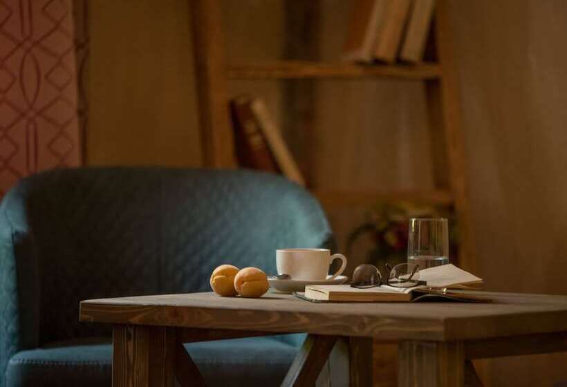 בית מלון כפרי Apricot Aghveran Resort