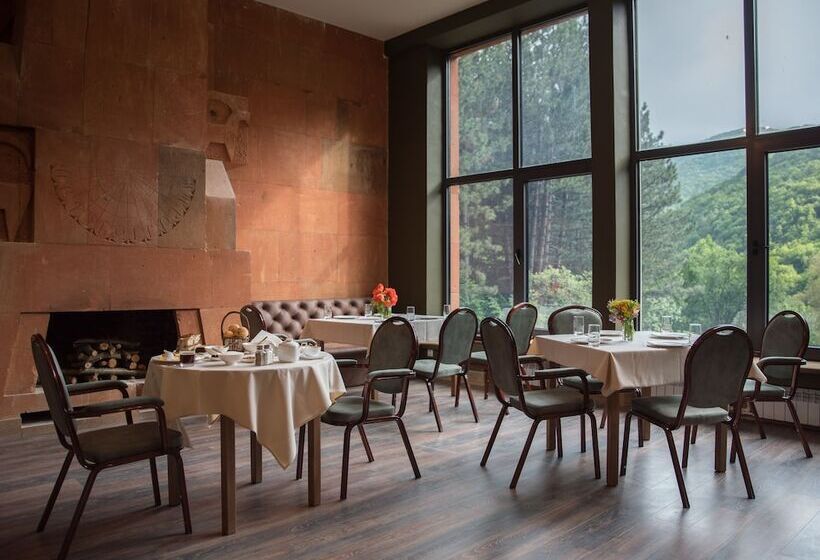 בית מלון כפרי Apricot Aghveran Resort