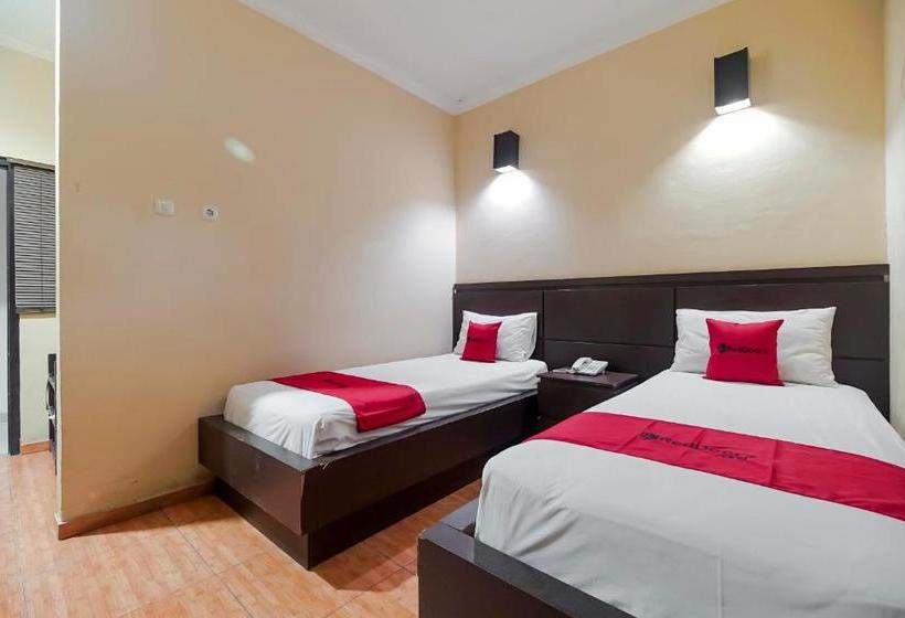פנסיון Reddoorz Near Pantai Tanjung Pendam