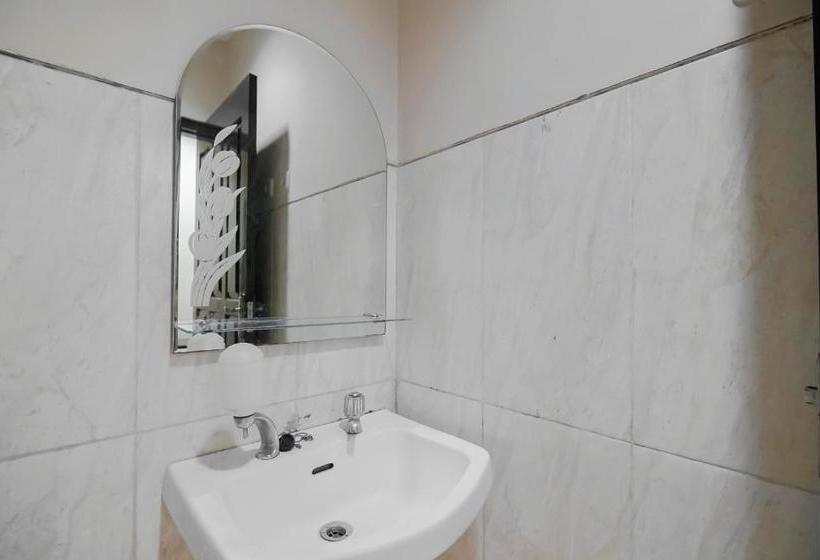 פנסיון Reddoorz Near Pantai Tanjung Pendam