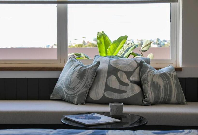 هتل Barrys Beach Road