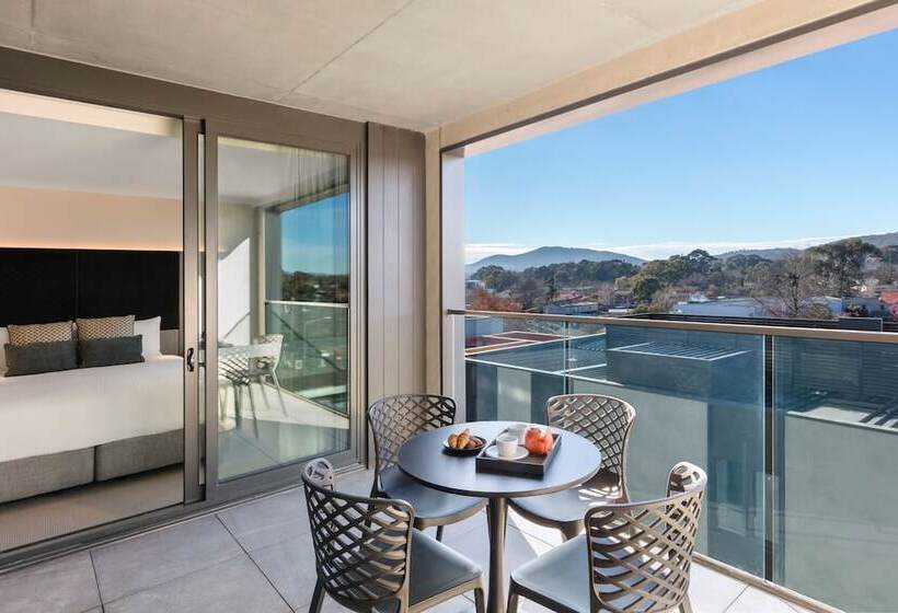 Deco Hotel Canberra