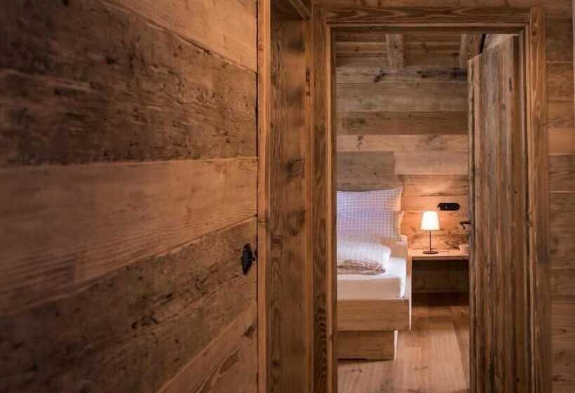 בית מלון כפרי Alpin Chalets