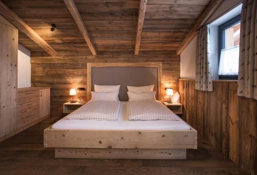 ホテル Alpin Chalets