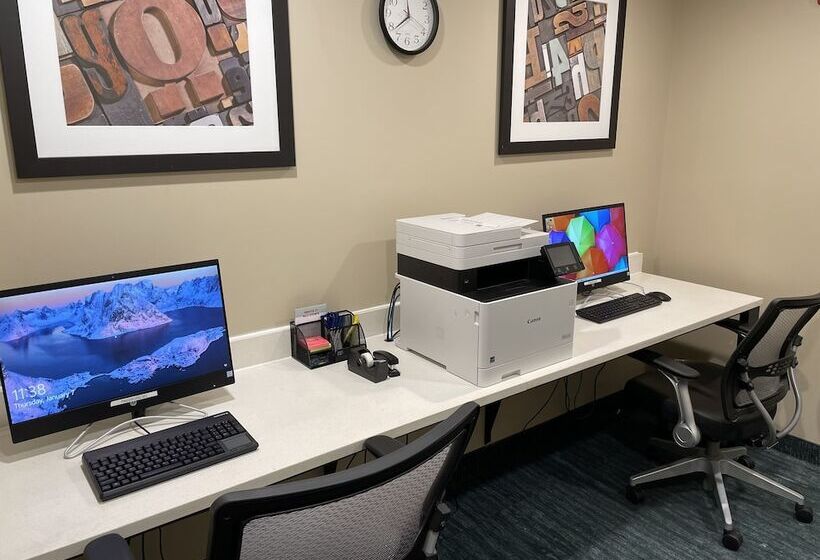 Отель Candlewood Suites Philadelphia   Airport Area, An Ihg